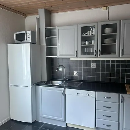 Med 2soverom Nær Sentrum *